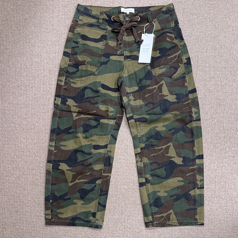 Sanctuary Camo Cropped Utility Pants - Green Camo